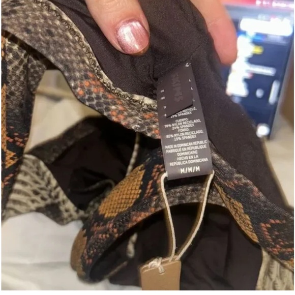 NWT SKIMS recycled swim tank bikini top M - Picture 6 of 6